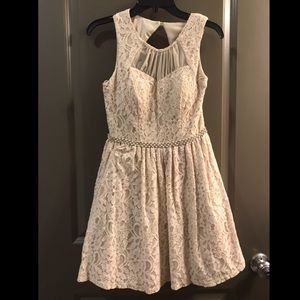 City Triangle Cream Lace Dress